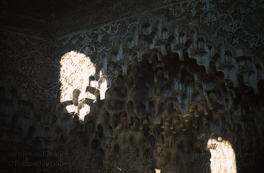 Spanien. Andalusien. Granada. Alhambra
März 1997. Spanien. Andalusien. Granada. Alhambra. Maurische Architektur
Schlüsselwörter: Alhambra;Andalusien;Granada;Spain;1997;Spanien