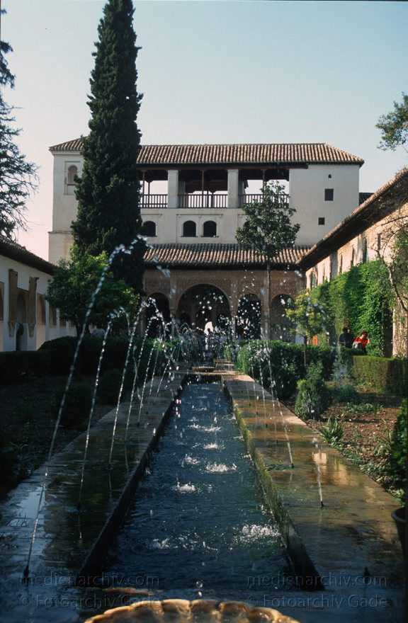 Spanien. Andalusien. Granada. Alhambra
März 1997. Spanien. Andalusien. Granada Alhambra. - Spain. Andalusia. Granada liegt am Fuß der Sierra Nevada . - España Andalucía Granada.
Schlüsselwörter: Alhambra;Andalucía;Andalusia;Andalusien;Córdoba;España;Granada;Spain;1997;Spanien
