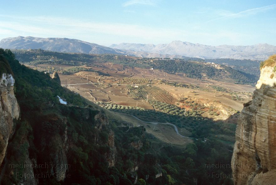 Spanien. Andalusien. Ronda
November 1998. Spanien. Andalusien. Ronda. Kleinstadt in der andalusischen Provinz Málaga.  Spain. Andalusia. España. Andalucía.
Schlüsselwörter: Andalucía;Andalusia;Andalusien;España;Ronda;Spain;1998;Spanien