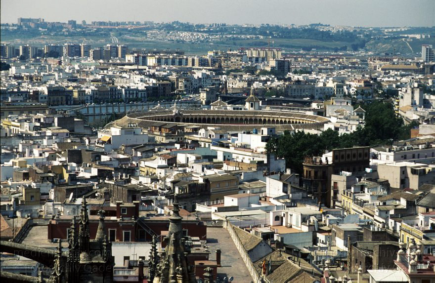 Spanien. Andalusien. Sevilla
April 1997. Spanien. Andalusien. Blick von der Kathedrale auf Sevilla. Stierkampfarena
Schlüsselwörter: Andalusien;Sevilla;Spain;Spanien;1997;Stierkampfarena