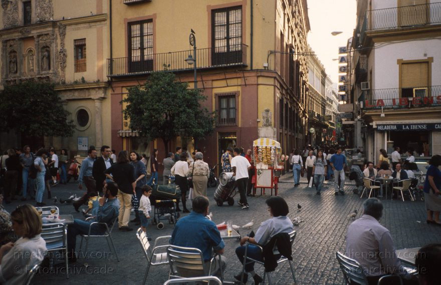 Spanien. Andalusien. Sevilla
1997. Spanien. Andalusien. Sevilla.
Schlüsselwörter: Andalusien;Sevilla;Spain;1997;Spanien