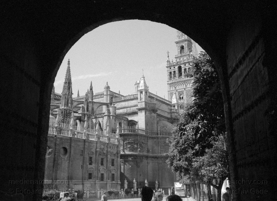 Spanien. Andalusien. Sevilla
März 1997. Spanien. Andalusien. Sevilla. Spain. Andalusia. España. Andalucía.
Schlüsselwörter: Andalucía;Andalusia;Andalusien;España;Sevilla;Spain;1997;Spanien