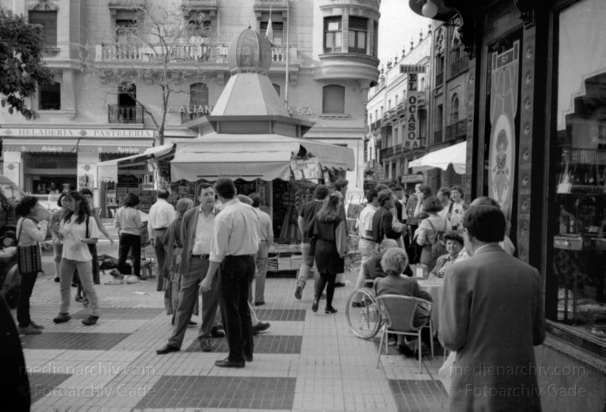 Spanien. Andalusien. Sevilla
März 1997. Spanien. Andalusien. Sevilla. Spain. Andalusia. España. Andalucía.
Schlüsselwörter: Andalucía;Andalusia;Andalusien;España;Sevilla;Spain;1997;Spanien