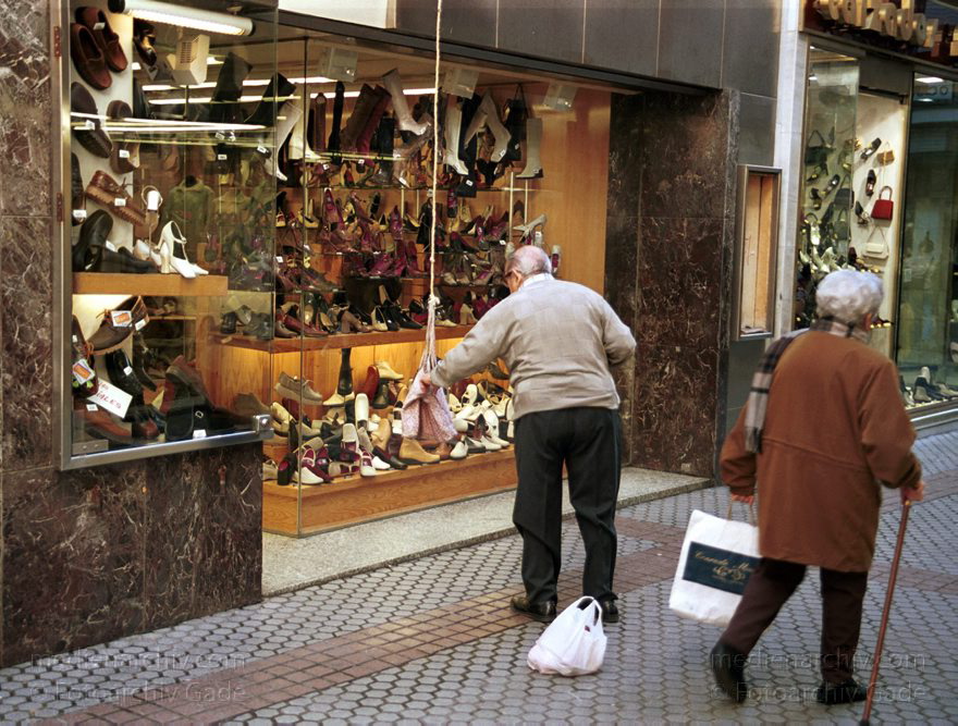 Spanien. Andalusien. Sevilla
November 2000. Spanien. Andalusien. Sevilla. Einkaufspassage
Schlüsselwörter: Andalusien;Sevilla;Spain;2000;Spanien