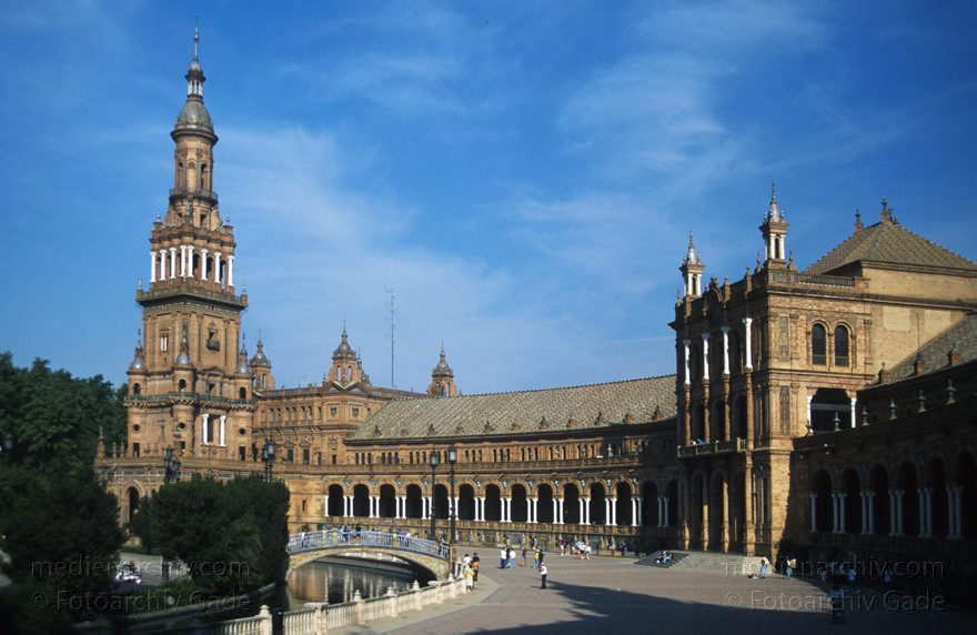 Spanien. Andalusien. Sevilla
April 1997. Spanien. Andalusien. Sevilla. Plaza de Espana.
Schlüsselwörter: Andalusien;Sevilla;Spain;1997;Spanien