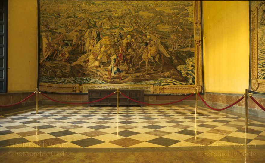 Spanien. Andalusien. Sevilla
April 1997. Spanien. Andalusien. Sevilla. Alcázar. Er wird auch Reales Alcázares (Königliche Schlösser) genannt. Kostbare Wandteppiche. Gobelin
Schlüsselwörter: Alcázar;Andalusien;Sevilla;Spain;1997;Spanien