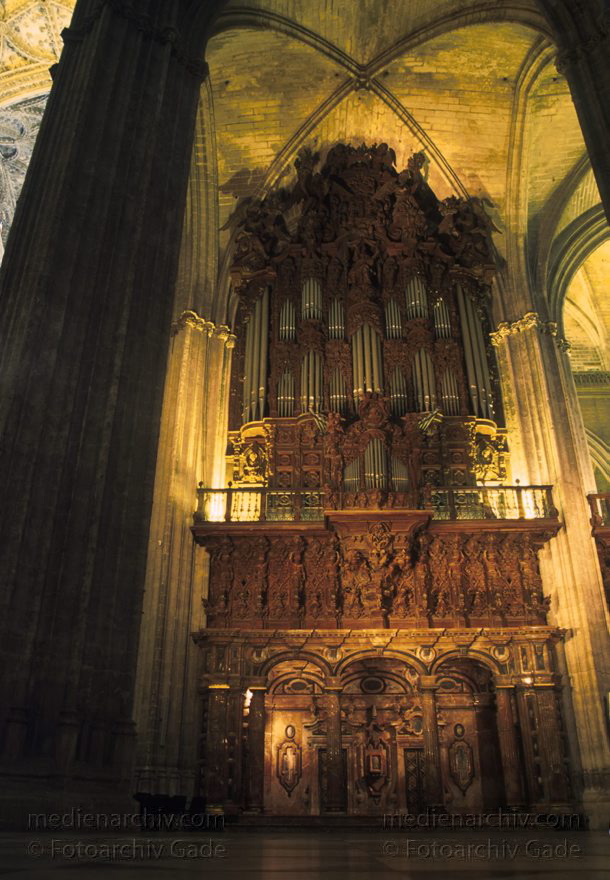 Spanien. Andalusien. Sevilla
1997. Spanien. Andalusien. Sevilla. In der Giralda
Schlüsselwörter: Andalusien;Giralda;Kathedrale;Sevilla;Spain;1997;Spanien
