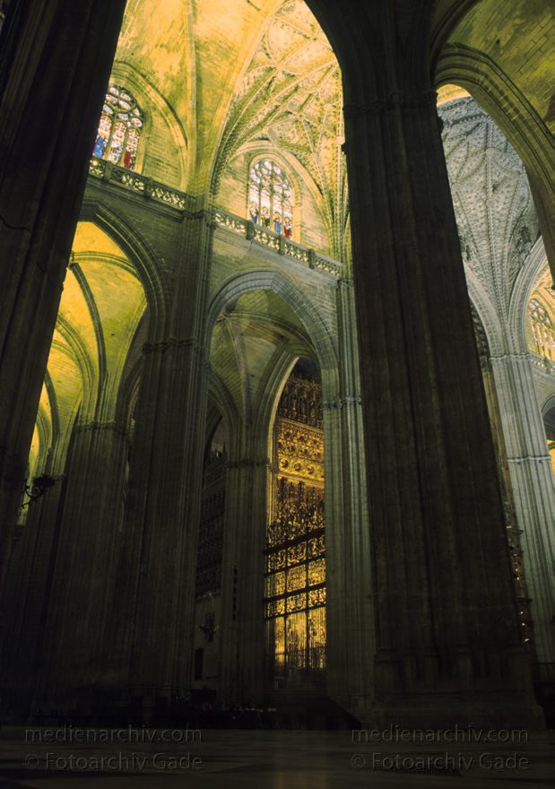 Spanien. Andalusien. Sevilla
1997. Spanien. Andalusien. Sevilla. In der Giralda
Schlüsselwörter: Andalusien;Giralda;Kathedrale;Sevilla;Spain;1997;Spanien