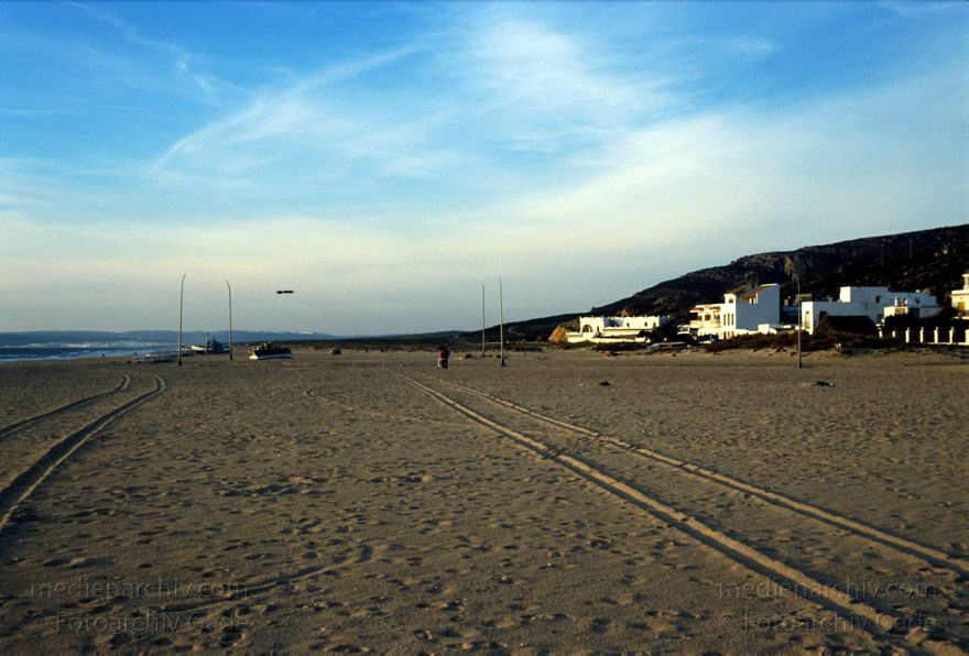 Spanien. Andalusien. Zahara de los Atunes
November 2000. Spanien. Andalusien. Zahara de los Atunes an der Atlantikkueste.
Schlüsselwörter: Andalusien;Atlantik;Kueste;Meer;Spain;Spanien;Strand;2000;Zahara de los Atunes