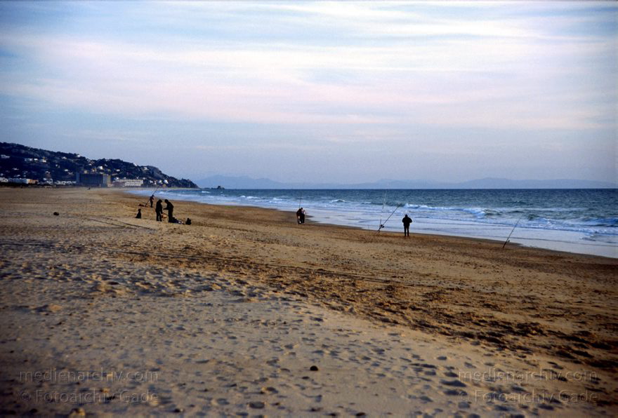 Spanien. Andalusien. Zahara de los Atunes
November 2000. Spanien. Andalusien. Zahara de los Atunes an der Atlantikkueste.
Schlüsselwörter: Andalusien;Atlantik;Kueste;Meer;Spain;Spanien;Strand;2000;Zahara de los Atunes
