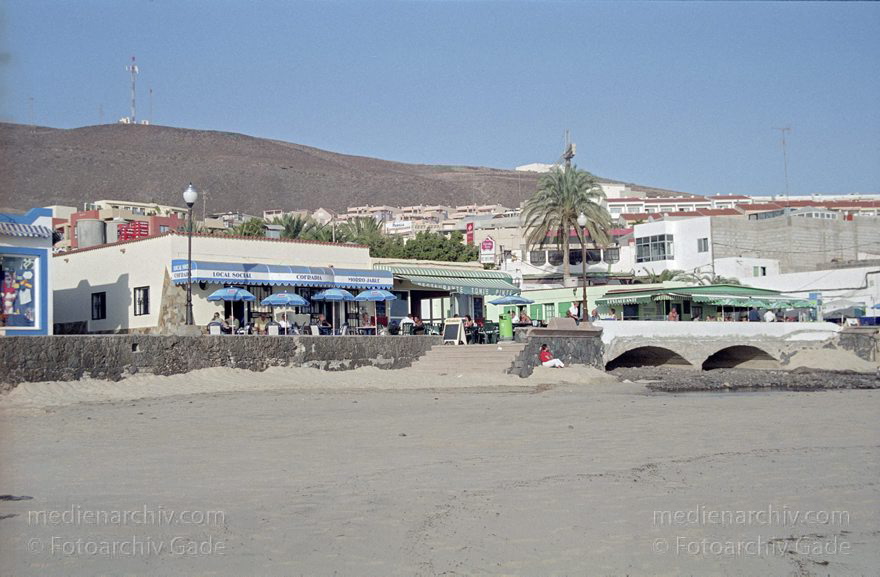 Fuerteventura. Morro del Jable. Strand. Meer
November 2001. Spanien. Kanarische Inseln. Fuerteventura. Morro del Jable. Strand. Meer - Spain Canary Islands - Espana. Islas Canarias. Beach. Sea.
Schlüsselwörter: Beach;Canary Islands;Espana;Fuerteventura;Islas Canarias;Kanarische Inseln;Meer;Morro del Jable;Sea;Spain;Spanien;2001;Strand