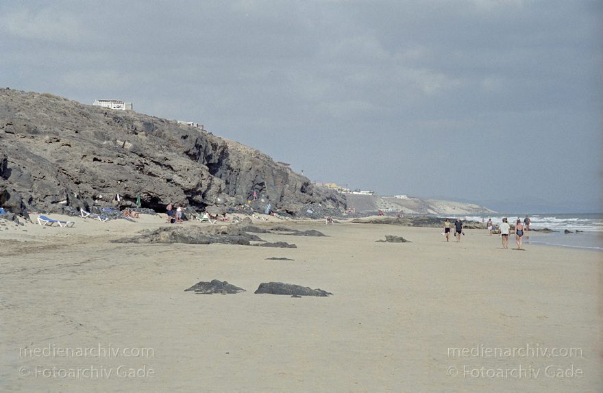 Fuerteventura. Strand bei Piedras Caídas
November 2001. Spanien. Kanarische Inseln. Fuerteventura. Strand bei Piedras Caídas.
Schlüsselwörter: Canary Islands;Espana;Fuerteventura;Islas Canarias;Kanarische Inseln;Piedras Caídas;Spain;Spanien;2001;Strand