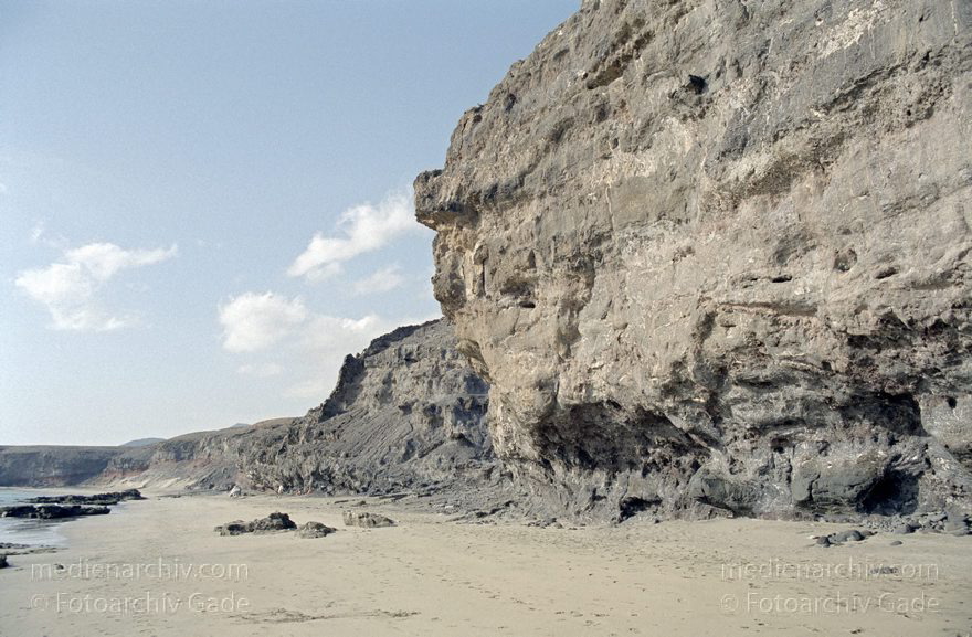 Fuerteventura. Strand bei Piedras Caídas
November 2001. Spanien. Kanarische Inseln. Fuerteventura. Strand bei Piedras Caídas.
Schlüsselwörter: Canary Islands;Espana;Fuerteventura;Islas Canarias;Kanarische Inseln;Piedras Caídas;Spain;Spanien;2001;Strand