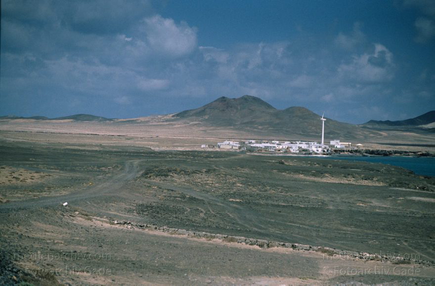Fuerteventura. Puerto de la Cruz
April 1995. Spanien. Kanarische Inseln. Fuerteventura. Puerto de la Cruz. Leuchtturm - Canary Islands.
Schlüsselwörter: Canary Islands;Espana;Fuerteventura;Islas Canarias;Kanarische Inseln;Leuchtturm;Puerto de la Cruz;Spain;1995;Spanien
