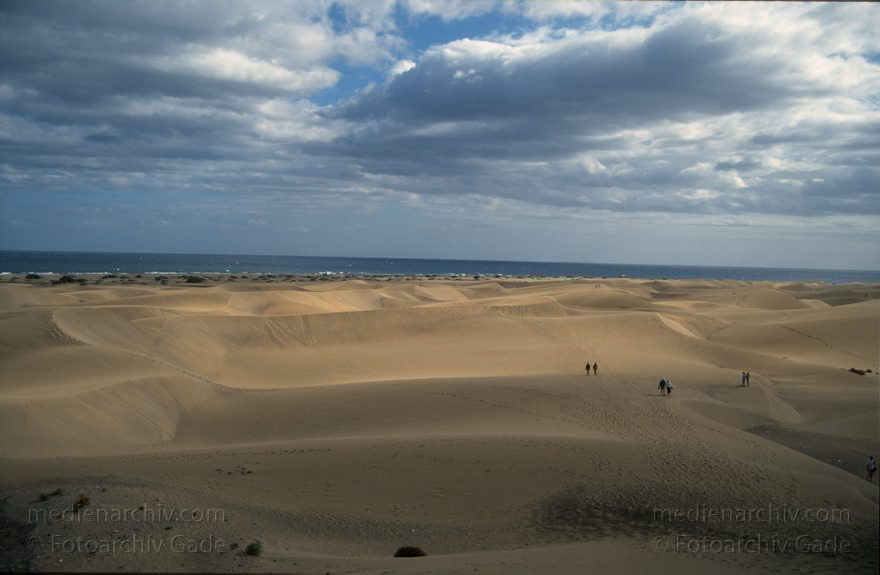 Spanien. Kanarische Inseln. Gran Canaria. Dünen von Maspalomas
Dezember 1996. Spanien. Kanarische Inseln. Islas Canarias. Gran Canaria. Urlaub - Strand - Sonne. Dünen von Maspalomas. Canary Islands. Gran Canaria. Dunes of Maspalomas
Schlüsselwörter: Canary Islands;Dünen;Gran Canaria;Islas Canarias;Kanarische Inseln;Maspalomas;Sonne;Spanien;Strand;1996;Urlaub