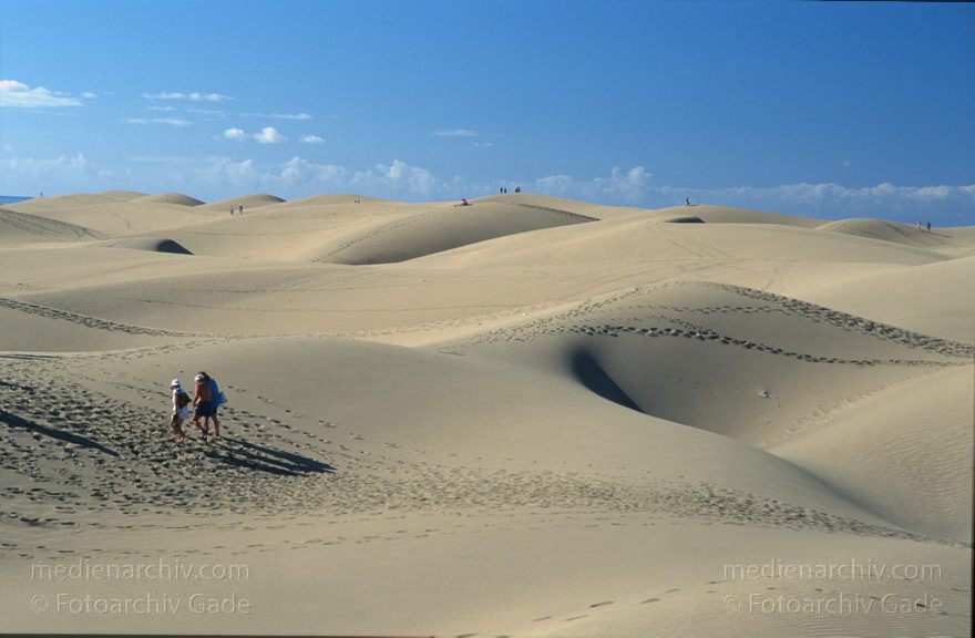 Spanien. Kanarische Inseln. Gran Canaria. Dünen von Maspalomas
Dezember 1996. Spanien. Kanarische Inseln. Islas Canarias. Gran Canaria. Urlaub - Strand - Sonne. Dünen von Maspalomas. Canary Islands. Gran Canaria. Dunes of Maspalomas
Schlüsselwörter: Canary Islands;Dünen;Gran Canaria;Islas Canarias;Kanarische Inseln;Maspalomas;Sonne;Spanien;Strand;1996;Urlaub