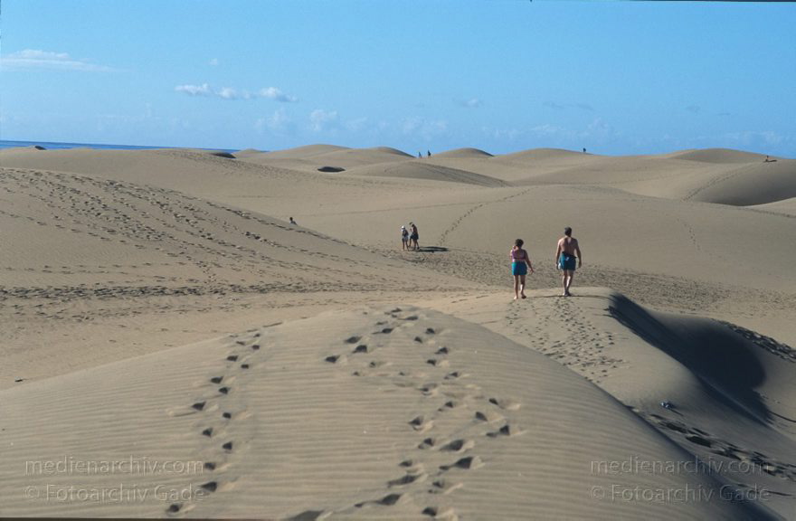 Spanien. Kanarische Inseln. Gran Canaria. Dünen von Maspalomas
Dezember 1996. Spanien. Kanarische Inseln. Islas Canarias. Gran Canaria. Urlaub - Strand - Sonne. Dünen von Maspalomas. Canary Islands. Gran Canaria. Dunes of Maspalomas
Schlüsselwörter: Canary Islands;Dünen;Gran Canaria;Islas Canarias;Kanarische Inseln;Maspalomas;Sonne;Spanien;Strand;1996;Urlaub