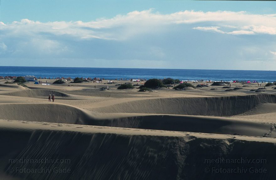 Spanien. Kanarische Inseln. Gran Canaria. Dünen von Maspalomas
Dezember 1996. Spanien. Kanarische Inseln. Islas Canarias. Gran Canaria. Urlaub - Strand - Sonne. Dünen von Maspalomas. Canary Islands. Gran Canaria. Dunes of Maspalomas
Schlüsselwörter: Canary Islands;Dünen;Gran Canaria;Islas Canarias;Kanarische Inseln;Maspalomas;Sonne;Spanien;Strand;1996;Urlaub