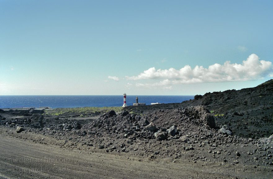 Spanien. Kanarische Inseln. La Palma. Meer. Küste
März 1990. Spanien. Kanarische Inseln. La Palma. Meer. Lava. Leuchtturm. Küste. Islas Canarias. Isla de La Palma. Canary Islands Spain.
Schlüsselwörter: Atlantik;Islas Canarias;Kanarische Inseln;Küste;La Palma;Leuchtturm;Meer;1990;Spanien