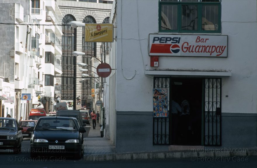 Lanzarote. Arrecife
November 1996. Spanien. Kanarische Inseln. Lanzarote. Arrecife - Spain. Canary Islands.
Schlüsselwörter: 1996;Arrecife;canarias;Canary Islands;Kanarische Inseln;Lanzarote;Spain;Spanien