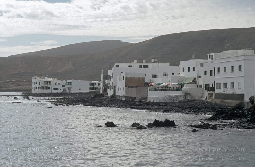 Lanzarote. Arrieta. Küste. Meer
November 1994. Spanien. Kanarische Inseln. Lanzarote. Arrieta - Spain. Canary Islands - Küste. Meer. Atlantik
Schlüsselwörter: 1994;Arrieta;Atlantik;canarias;Canary Islands;Kanarische Inseln;Küste;Lanzarote;Meer;Spain;Spanien