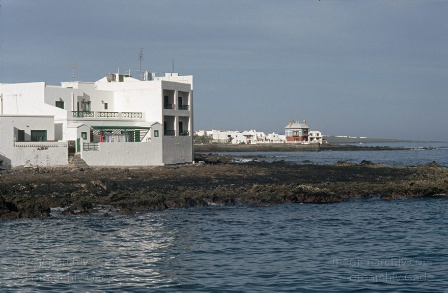 Lanzarote. Arrieta. Küste. Meer
November 1994. Spanien. Kanarische Inseln. Lanzarote. Arrieta - Spain. Canary Islands - Küste. Meer. Atlantik
Schlüsselwörter: 1994;Arrieta;Atlantik;canarias;Canary Islands;Kanarische Inseln;Küste;Lanzarote;Meer;Spain;Spanien