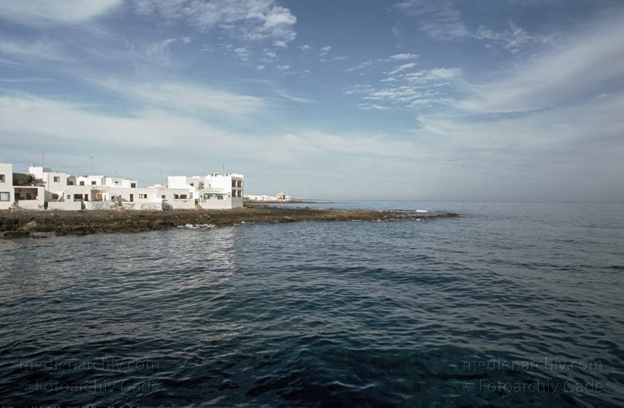 Lanzarote. Arrieta. Küste. Meer
November 1994. Spanien. Kanarische Inseln. Lanzarote. Arrieta - Spain. Canary Islands - Küste. Meer. Atlantik
Schlüsselwörter: 1994;Arrieta;Atlantik;canarias;Canary Islands;Kanarische Inseln;Küste;Lanzarote;Meer;Spain;Spanien