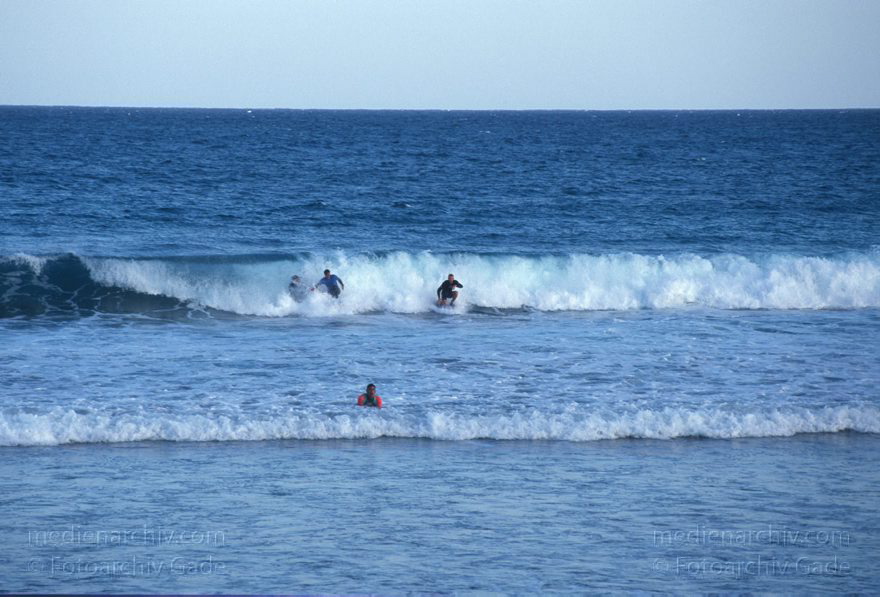 Lanzarote. Arrieta. Küste. Meer
März 1998. Spanien. Kanarische Inseln. Lanzarote. Arrieta - Spain. Canary Islands - Küste. Meer. Atlantik Surfer Wellenreiter
Schlüsselwörter: 1998;Arrieta;Atlantik;canarias;Canary Islands;Kanarische Inseln;Küste;Lanzarote;Meer;Spain;Spanien;Surfer;Wellenreiter