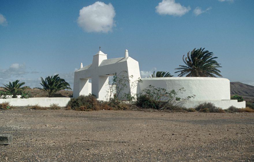 Lanzarote. Tor zur Costa Teguise von Cesar Manrique
1993. Spanien. Kanarische Inseln. Lanzarote. Tor zur Costa Teguise von Cesar Manrique
Schlüsselwörter: 1993;canarias;Canary Islands;Costa Teguise;Kanarische Inseln;Lanzarote;Spain;Spanien