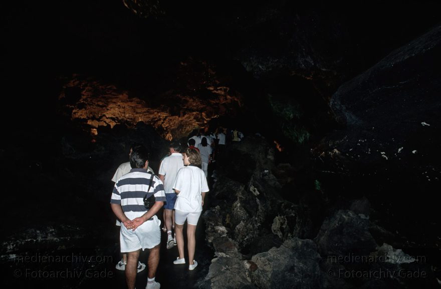 Lanzarote. Vulkanische Lava. Höhle. Cueva de los Verdes
1994. Spanien. Kanarische Inseln. Lanzarote. Vulkanische Lava. Höhle. Cueva de los Verdes
Schlüsselwörter: 1994;canarias;Canary Islands;Cueva de los Verdes;Höhlen;Kanarische Inseln;Lanzarote;Lava;Lavaröhre;Spain;Spanien;Vulkan