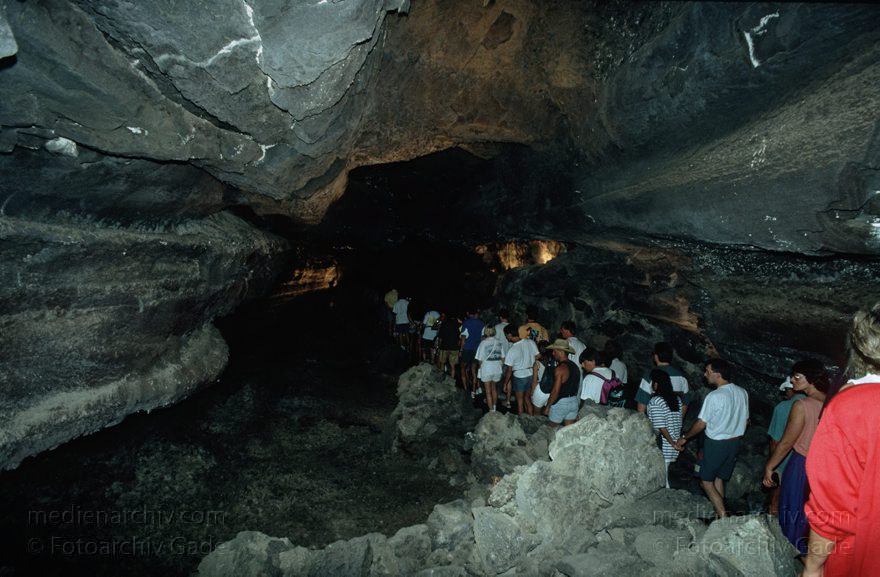 Lanzarote. Vulkanische Lava. Höhle. Cueva de los Verdes
1994. Spanien. Kanarische Inseln. Lanzarote. Vulkanische Lava. Höhle. Cueva de los Verdes
Schlüsselwörter: 1994;canarias;Canary Islands;Cueva de los Verdes;Höhlen;Kanarische Inseln;Lanzarote;Lava;Lavaröhre;Spain;Spanien;Vulkan