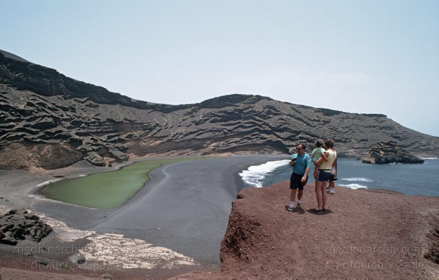 Lanzarote. Famara. El Golfo. Grüne Lagune. Meer. Küste. Atlantik
Juni 1994. Spanien. Kanarische Inseln. Lanzarote. Famara. El Golfo. Grüne Lagune. Meer. Küste. Atlantik
Schlüsselwörter: 1994;Atlantik;Canary Islands;El Golfo;Espana;Famara;Islas Canarias;Kanarische Inseln;Küste;Lagune;Lanzarote;Meer;Spain;Spanien