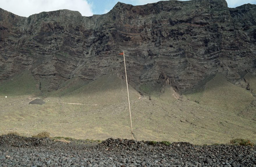 Lanzarote. Famara
März 1993. Spanien. Kanarische Inseln. Lanzarote. Famara. Berge.
Schlüsselwörter: 1993;Canary Islands;Espana;Famara;Islas Canarias;Kanarische Inseln;Lanzarote;Spain;Spanien