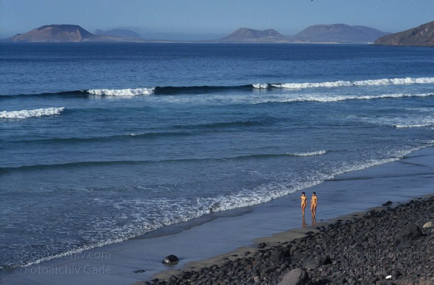 Lanzarote. Famara. Küste. Meer. Strand
November 1994. Spanien. Kanarische Inseln. Lanzarote. Famara. Küste. Meer. Atlantik. Strand
Schlüsselwörter: 1994;Atlantik;Canary Islands;Espana;Famara;Islas Canarias;Kanarische Inseln;Küste;Lanzarote;Meer;Spain;Spanien;Strand