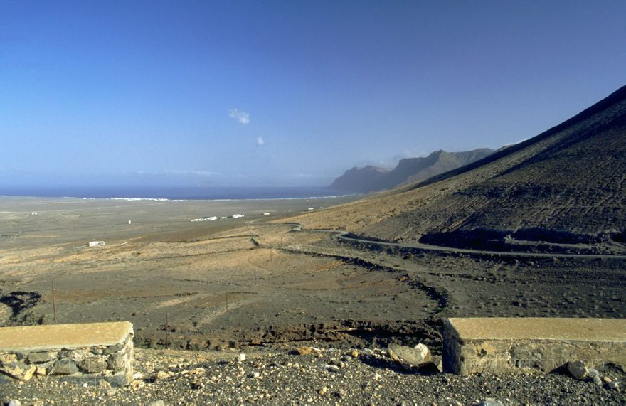 Lanzarote. Famara. Gebiet zwischen Teguise und Farmara.
November 1995. Spanien. Kanarische Inseln. Lanzarote. Famara. Gebiet zwischen Teguise und Farmara.
Schlüsselwörter: 1995;Canary Islands;Espana;Famara;Islas Canarias;Kanarische Inseln;Lanzarote;Spain;Spanien