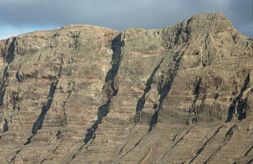 Lanzarote. Famara. Berge
Dezember 1996. Spanien. Kanarische Inseln. Lanzarote. Famara. Berge
Schlüsselwörter: 1996;Berge;Canary Islands;Espana;Famara;Islas Canarias;Kanarische Inseln;Lanzarote;Spain;Spanien