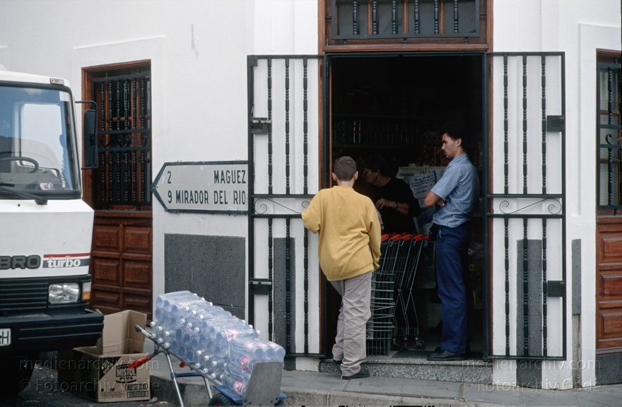 Lanzarote. Haria
November 1995. Spanien. Kanarische Inseln. Lanzarote. Haria
Schlüsselwörter: 1995;canarias;Canary Islands;Haria;Kanarische Inseln;Lanzarote;Spain;Spanien