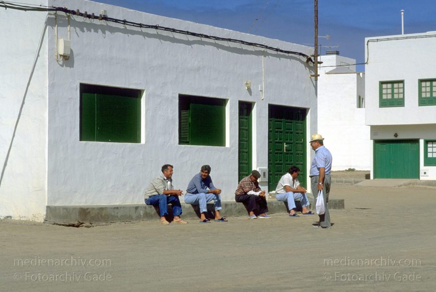 Lanzarote. Famara. La Caleta. Fischerdorf
April 1995. Spanien. Kanarische Inseln. Lanzarote. Famara. La Caleta. Fischerdorf
Schlüsselwörter: 1995;Canary Islands;Espana;Famara;Islas Canarias;Kanarische Inseln;La Caleta;Lanzarote;Spain;Spanien