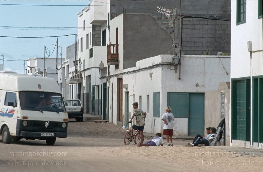 Lanzarote. Famara. La Caleta. Fischerdorf
Dezember 1996. Spanien. Kanarische Inseln. Lanzarote. Famara. La Caleta. Fischerdorf
Schlüsselwörter: 1996;Canary Islands;Espana;Famara;Islas Canarias;Kanarische Inseln;La Caleta;Lanzarote;Spain;Spanien