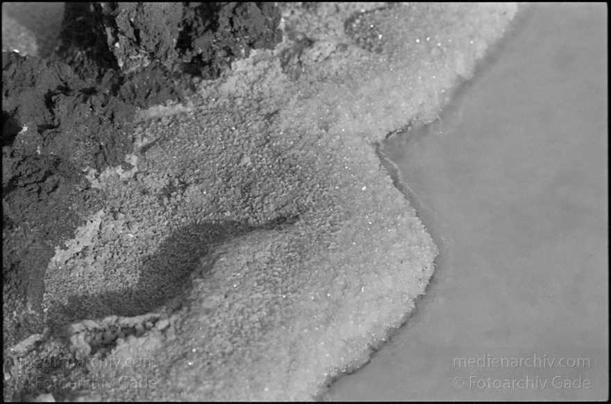 Lanzarote. Saline in Los Cocoteros.  Meersalzgewinnung.
November 1995. Spanien. Kanarische Inseln. Lanzarote. Saline in Los Cocoteros. Meersalzgewinnung. - Spain. Canary Islands. España. Islas Canarias
Schlüsselwörter: 1995;Canary Islands;España;Islas Canarias;Kanarische Inseln;Lanzarote;Los Cocoteros;Meersalzgewinnung;Saline;Spain;Spanien