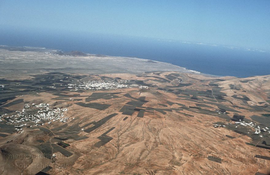 Lanzarote. Luftaufnahme
November 1994. Spanien. Kanarische Inseln. Lanzarote. Luftaufnahme
Schlüsselwörter: 1994;Canary Islands;islas canarias;Kanarische Inseln;Lanzarote;Luftaufnahme;Spain;Spanien