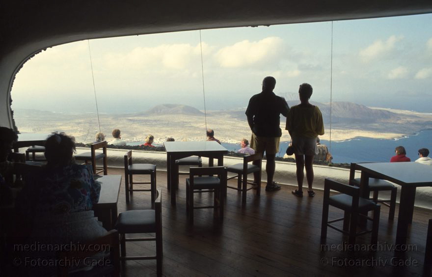 Lanzarote. Mirador del Rio
November 1993. Spanien. Kanarische Inseln. Lanzarote. Mirador del Rio
Schlüsselwörter: 1993;Canary Islands;islas canarias;Kanarische Inseln;Lanzarote;Mirador del Rio;Spain;Spanien