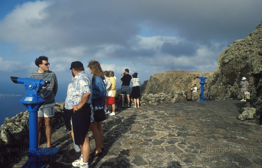 Lanzarote. Mirador del Rio
November 1993. Spanien. Kanarische Inseln. Lanzarote. Mirador del Rio. Aussichtsplattform
Schlüsselwörter: 1993;Canary Islands;islas canarias;Kanarische Inseln;Lanzarote;Mirador del Rio;Spain;Spanien