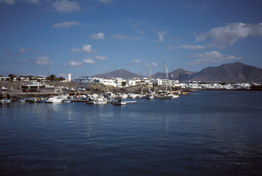 Lanzarote. Playa Blanca. Meer. Küste. Boote
November 1995. Spanien. Kanarische Inseln. Lanzarote. Playa Blanca. Meer. Küste. Atlantik. Boote
Schlüsselwörter: 1995;Atlantik;Boote;canarias;Canary Islands;Kanarische Inseln;Küste;Lanzarote;Meer;Playa Blanca;Spain;Spanien