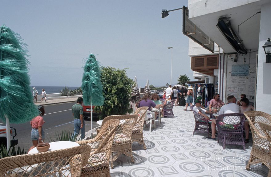 Lanzarote. Puerto del Carmen
Juni 1994. Spanien. Kanarische Inseln. Lanzarote. Puerto del Carmen
Schlüsselwörter: 1994;canarias;Canary Islands;Kanarische Inseln;Lanzarote;Puerto del Carmen;Spain;Spanien