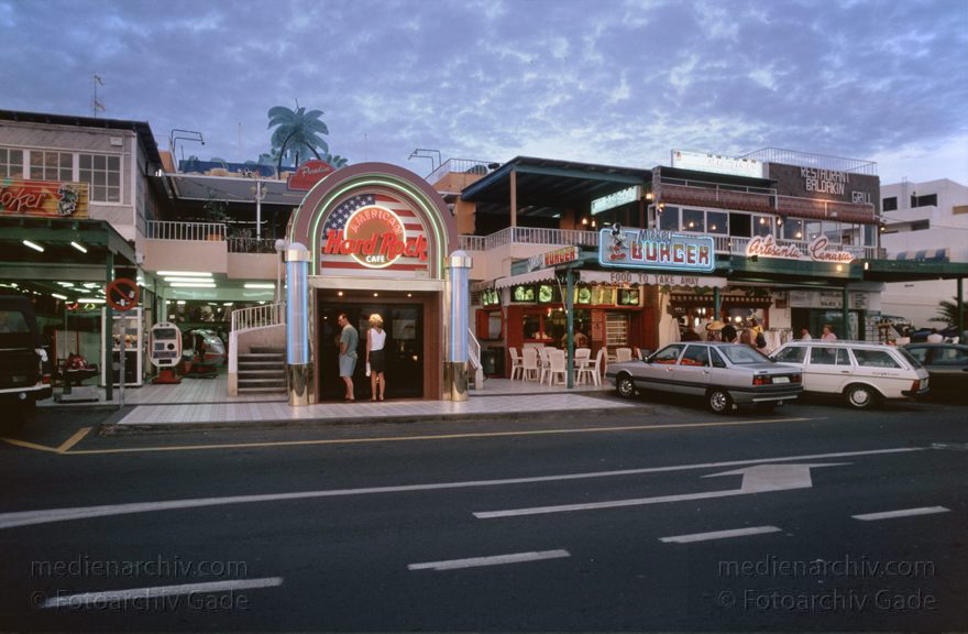 Lanzarote. Puerto del Carmen.
November 1995. Spanien. Kanarische Inseln. Lanzarote. Puerto del Carmen
Schlüsselwörter: 1995;canarias;Canary Islands;Kanarische Inseln;Lanzarote;Puerto del Carmen;Spain;Spanien