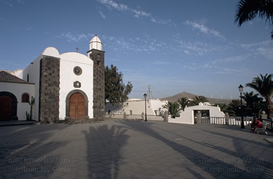 Lanzarote. San Bartolome. Kirche
November 1994. Spanien. Kanarische Inseln. Lanzarote. San Bartolome. Kirche
Schlüsselwörter: 1994;Canary Islands;Espana;Islas Canarias;Kanarische Inseln;Lanzarote;San Bartolome;Spain;Spanien