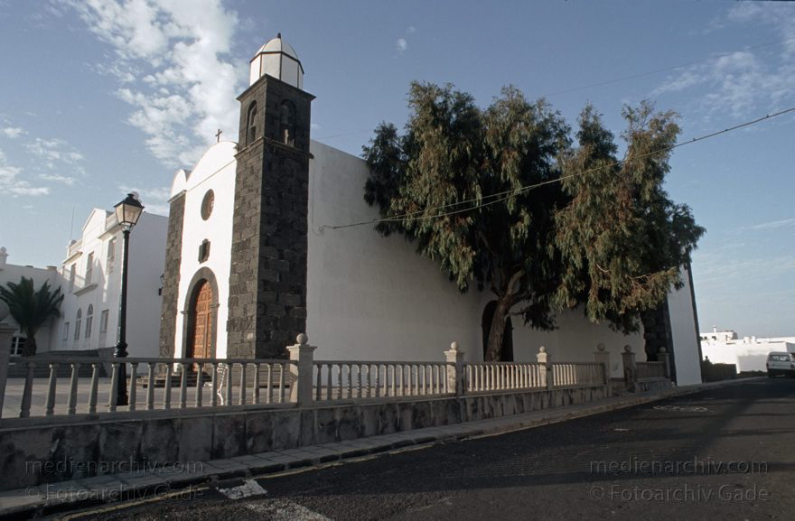 Lanzarote. San Bartolome. Kirche
November 1994. Spanien. Kanarische Inseln. Lanzarote. San Bartolome. Kirche
Schlüsselwörter: 1994;Canary Islands;Espana;Islas Canarias;Kanarische Inseln;Lanzarote;San Bartolome;Spain;Spanien