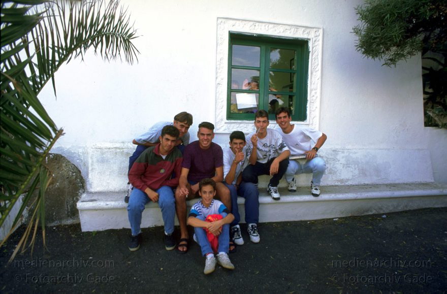 Lanzarote. San Bartolome. Kinder
November 1994. Spanien. Kanarische Inseln. Lanzarote. San Bartolome. Kinder
Schlüsselwörter: 1994;Canary Islands;Espana;Islas Canarias;Kanarische Inseln;Lanzarote;San Bartolome;Spain;Spanien