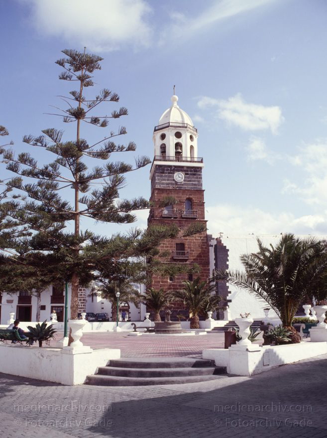 Lanzarote. Teguise.
28. 2. 1992. Spanien. Kanarische Inseln. Lanzarote. Teguise
Schlüsselwörter: 1992;Canary Islands;Islas Canarias;Kanarische Inseln;Lanzarote;Spain;Spanien;Teguise